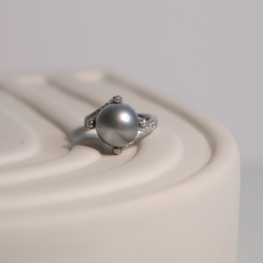 Grey Pearl White Gold Diamond Ring