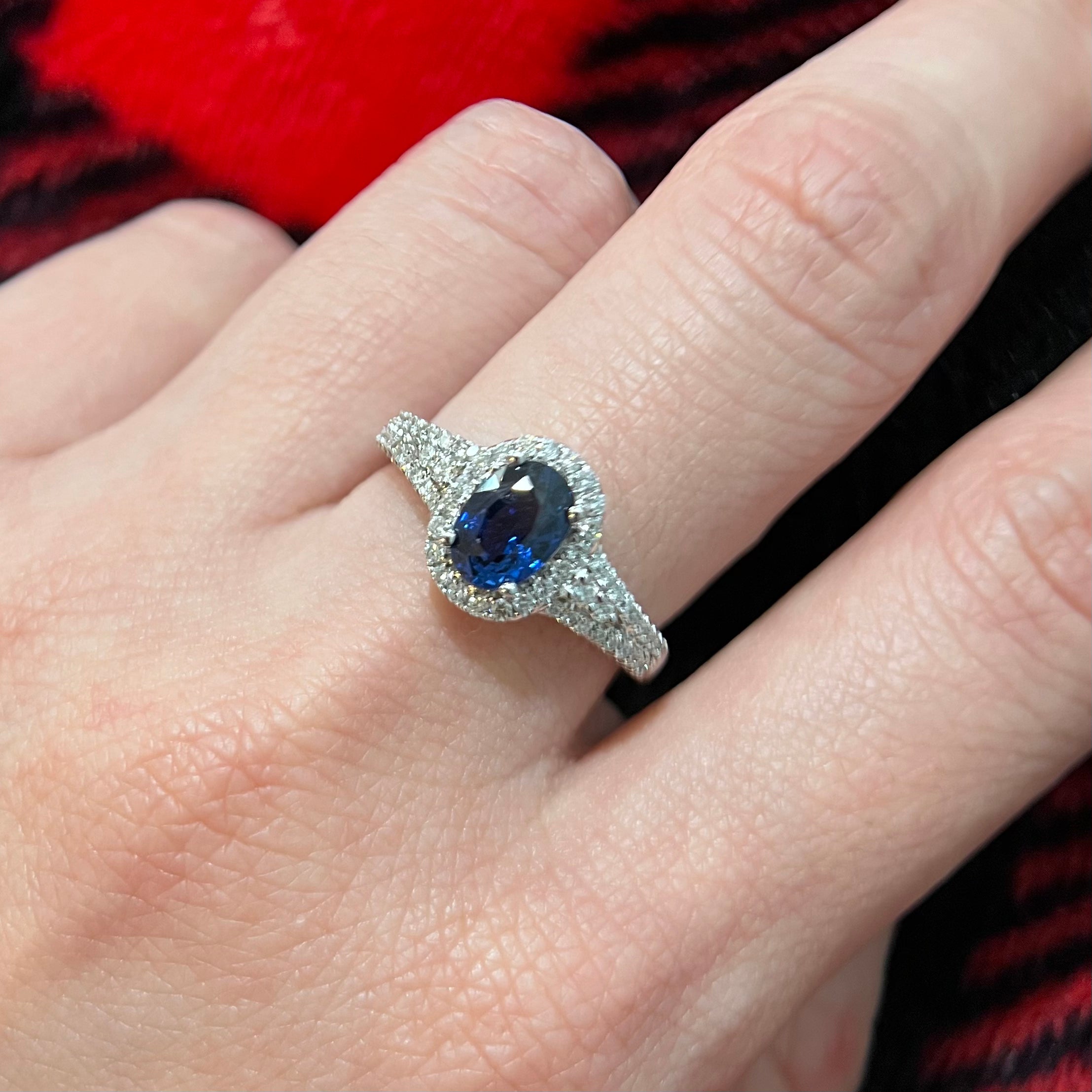 Blue Sappire & Diamond Ring